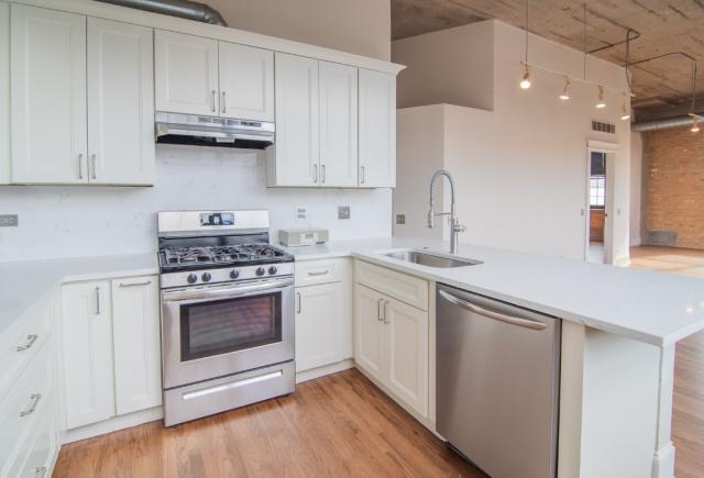 Building Photo - 1 bedroom in CHICAGO IL 60607
