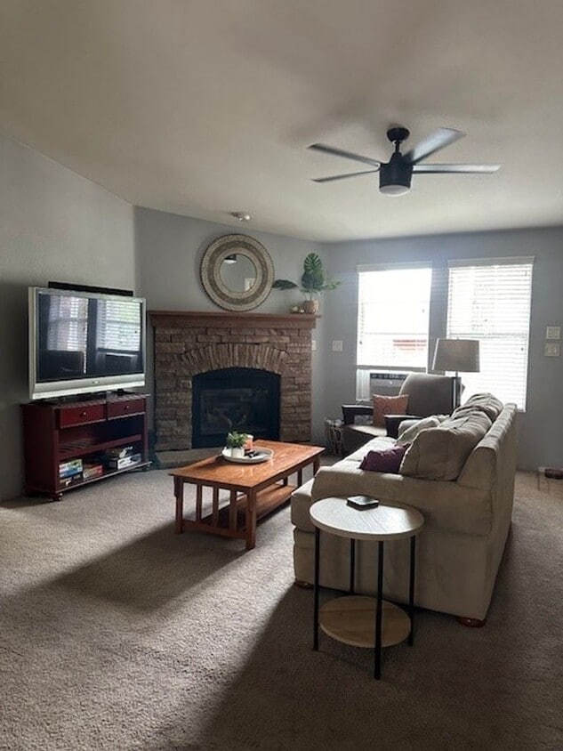 Primary Photo - Fully Furnished 3-Bedroom Home with Spacio...