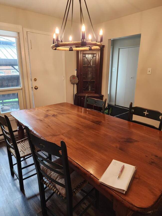 Salle à manger - 3000-3014 Centennial Dr