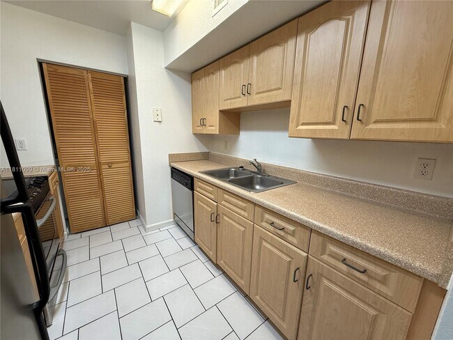 Foto del edificio - 2840 NW 55th Ave