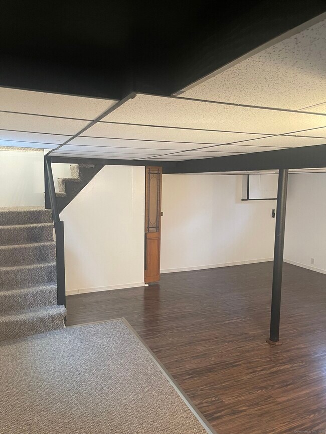 Building Photo - 53 Hemlock St