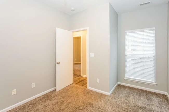 Building Photo - 8312 Springhead Ln