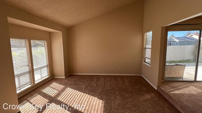 Building Photo - 4 br, 2 bath House - 831 Tennis Lane