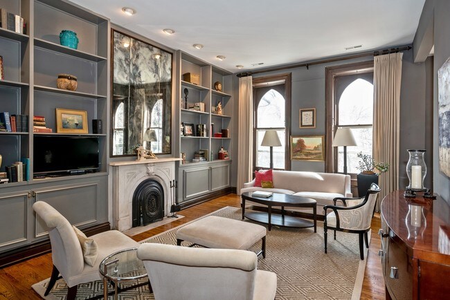 Building Photo - 1235 N Dearborn St