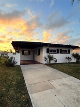 Building Photo - 5039 Pelican Dr