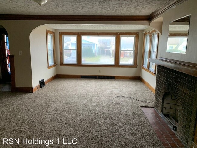 Building Photo - 3 br, 1 bath House - 3629 W 130TH ST