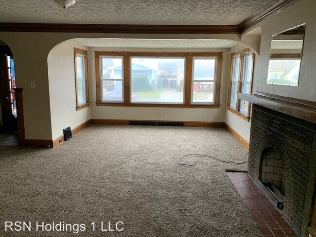 Foto del edificio - 3 br, 1 bath House - 3629 W 130TH ST