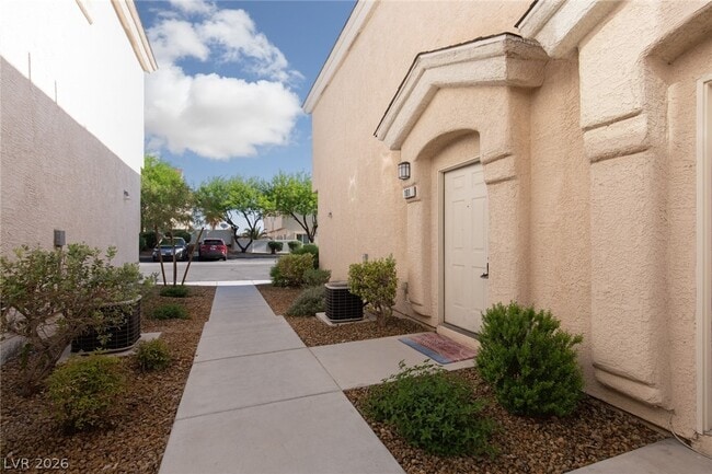 Building Photo - 8707 Roping Rodeo Ave