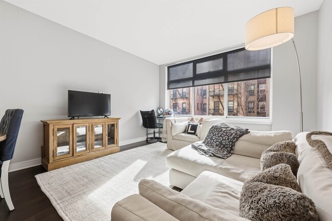 Foto del edificio - 1450 Washington St