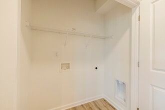 Building Photo - Parkway at 31 Apartments