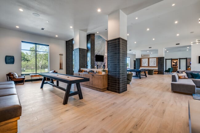 Building Photo - Jefferson Lakehaven