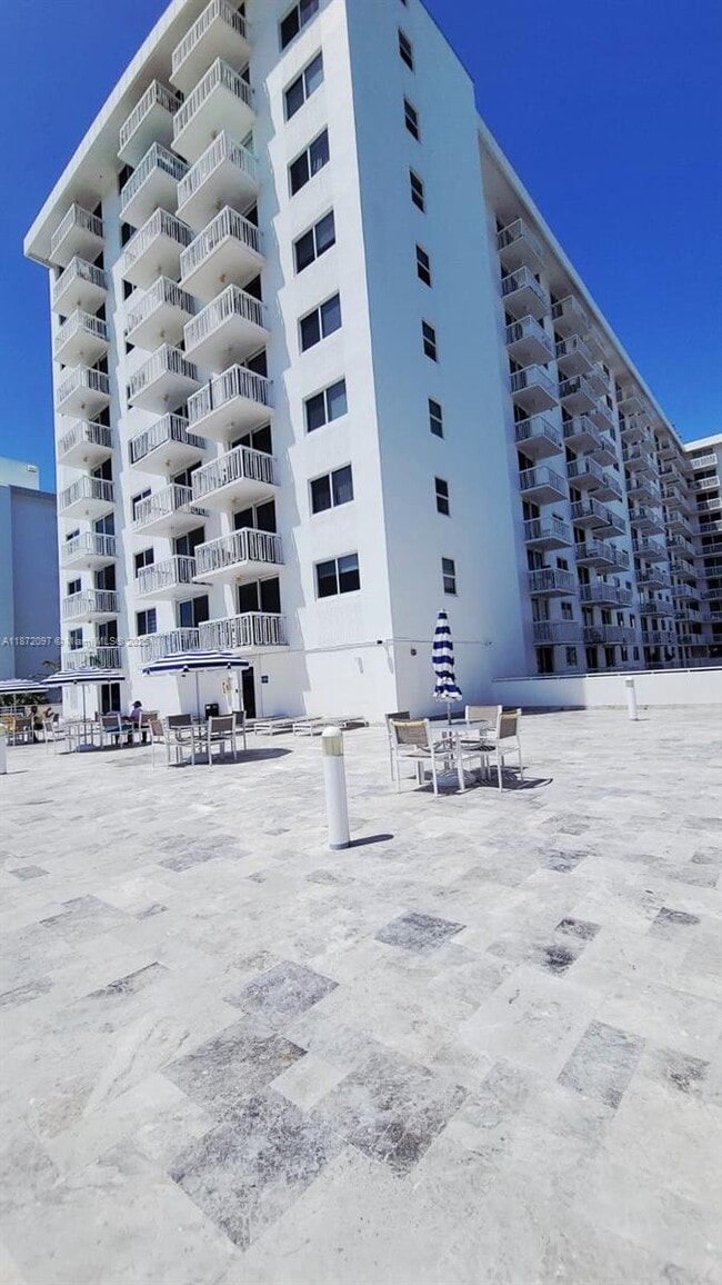 Building Photo - 401 Ocean Dr