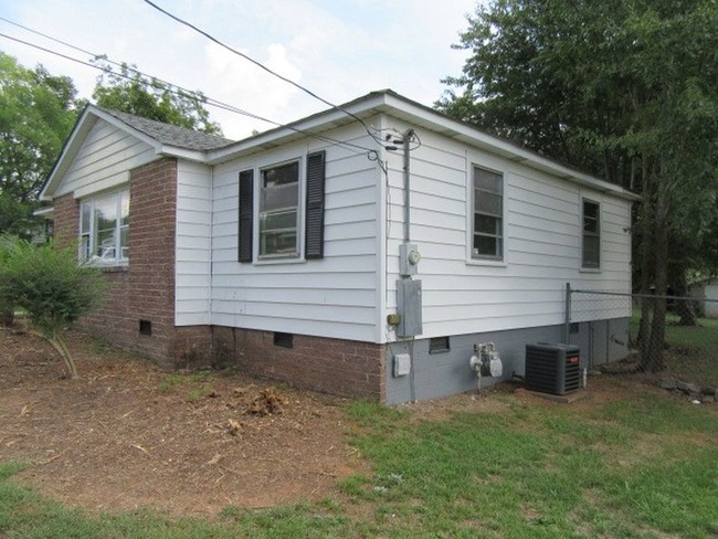 Building Photo - 205 Furman St