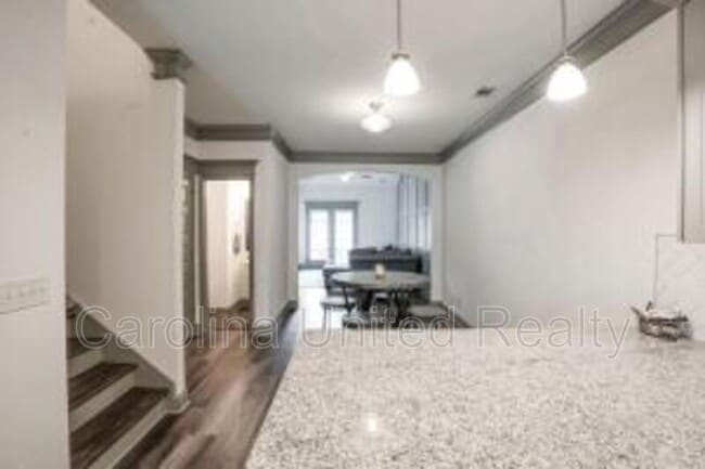 Foto del edificio - 2439 Sequoia Trail