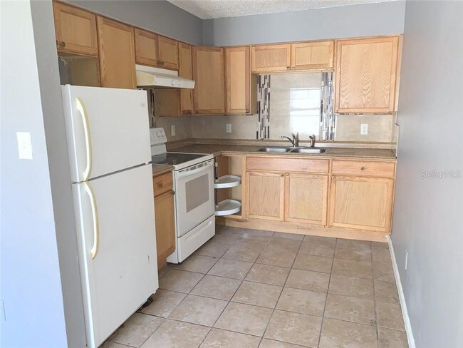 Building Photo - 2205 Irene St