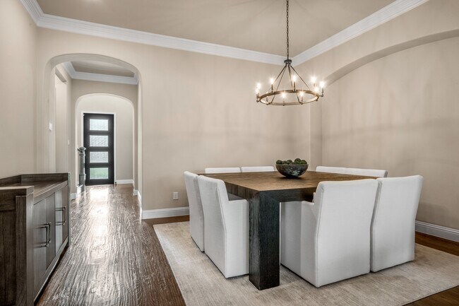 Foto del edificio - 4809 Latour Ln