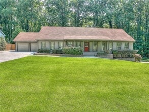 Building Photo - 5575 Lake Forrest Dr NW
