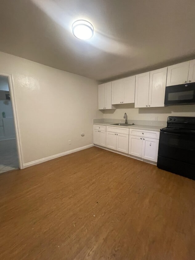 451 W 9th St Unit 1, San Bernardino, CA 92401 Room for Rent in San