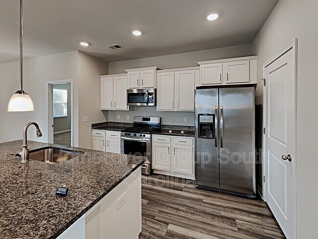 Foto del edificio - 329 Knawl Rd