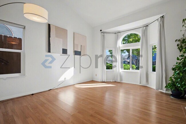 Foto del edificio - 5744 River Run Cir