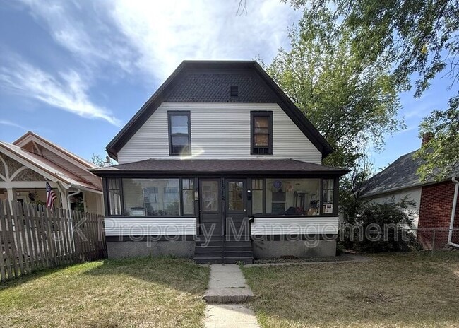 Building Photo - 1012 3rd Ave S