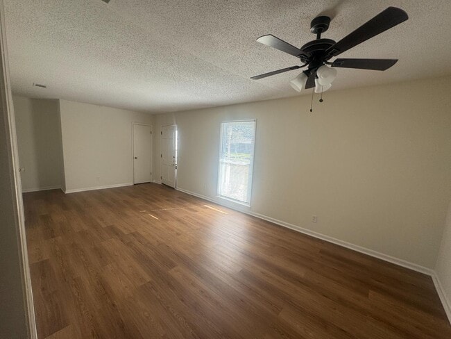 Foto del edificio - 4319 Baywood Dr SW