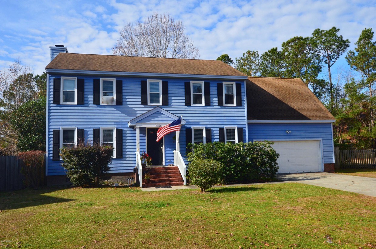 Primary Photo - 716 Benchmark Ct