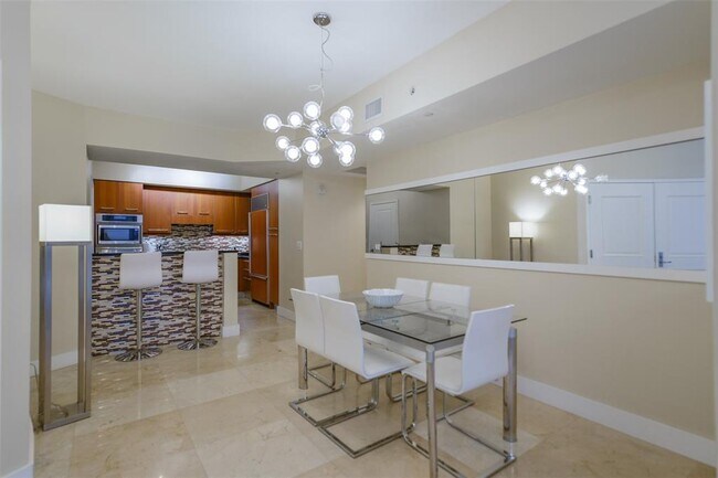 Building Photo - 3101 S Ocean Dr