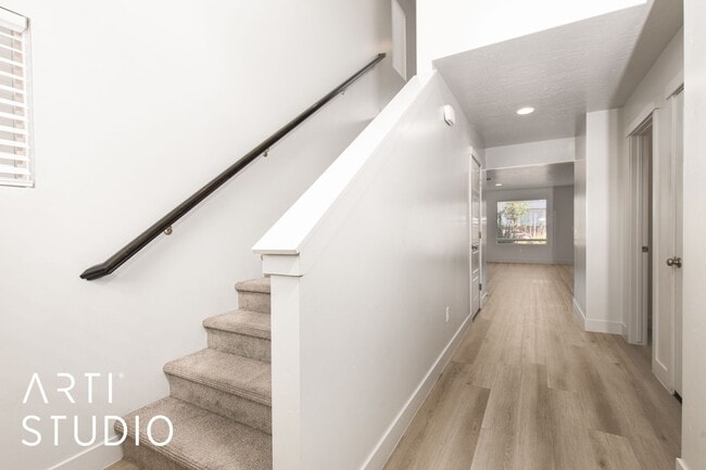 Building Photo - Amazing 4 bed | 2 1/2 bath | 2 car garage ...