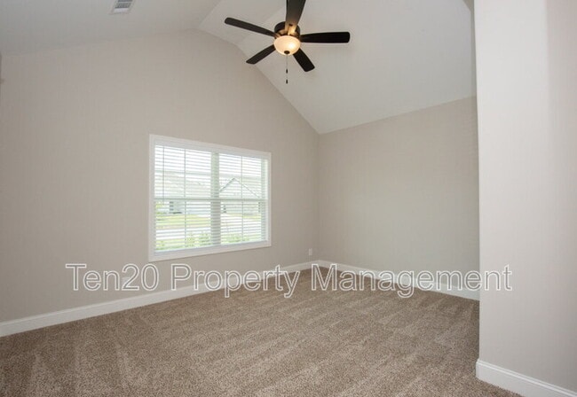 Building Photo - 9827 Yellow Pine Rd