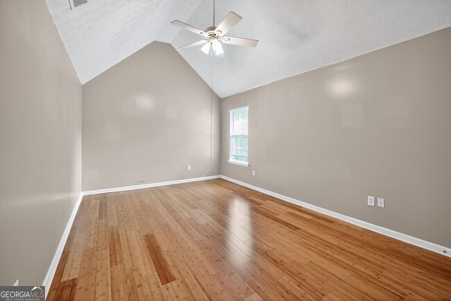 Building Photo - 245 Vaness Dr