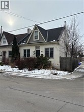 Building Photo - 225 Napier St