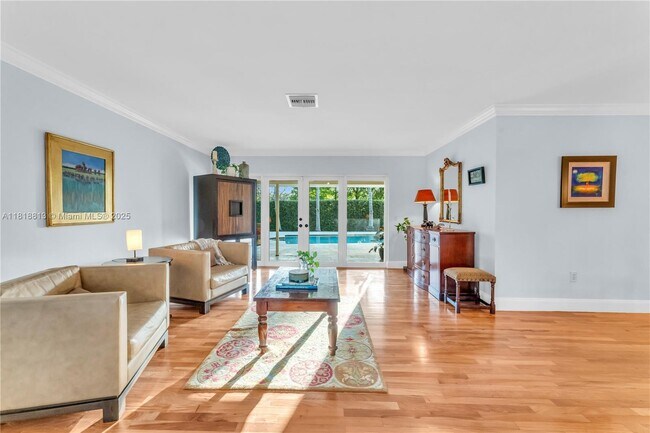 Building Photo - 12600 SW 70th Ave