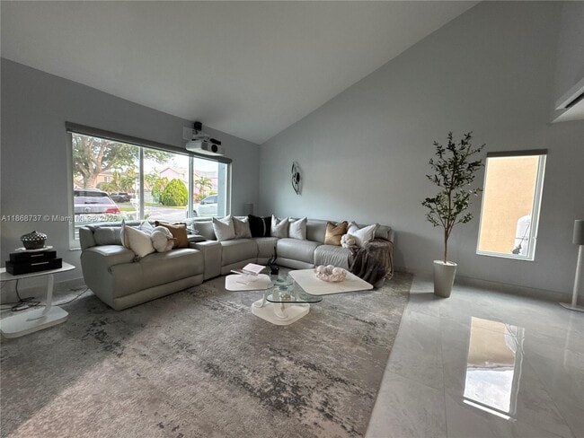 Foto del edificio - 9368 SW 146th Pl