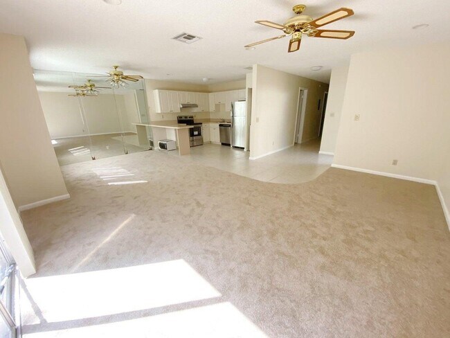 Foto del edificio - 4477 NW 3rd Dr