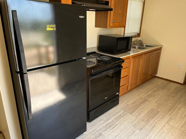 Foto del edificio - 1 bedroom/1bathroom home in the Star Dust Manufactured Home Community.