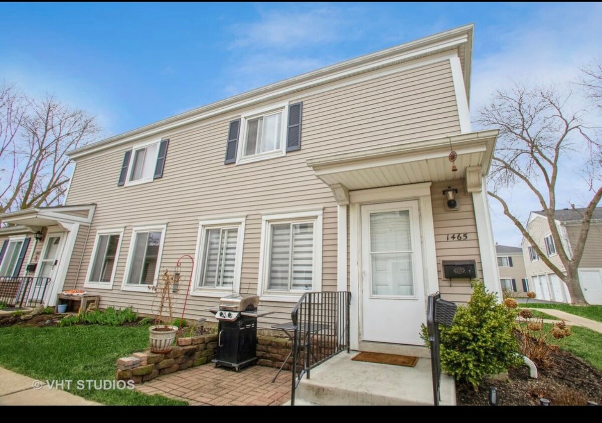 Primary Photo - 1465 Cove Dr