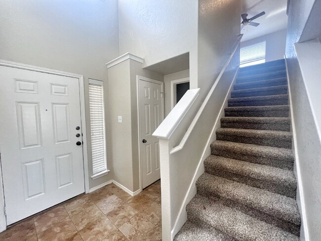 Building Photo - Prime Avery Park Location – Easy Access to...
