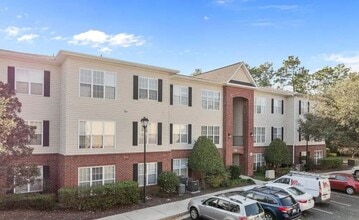Building Photo - 2820 Bloomfield Ln