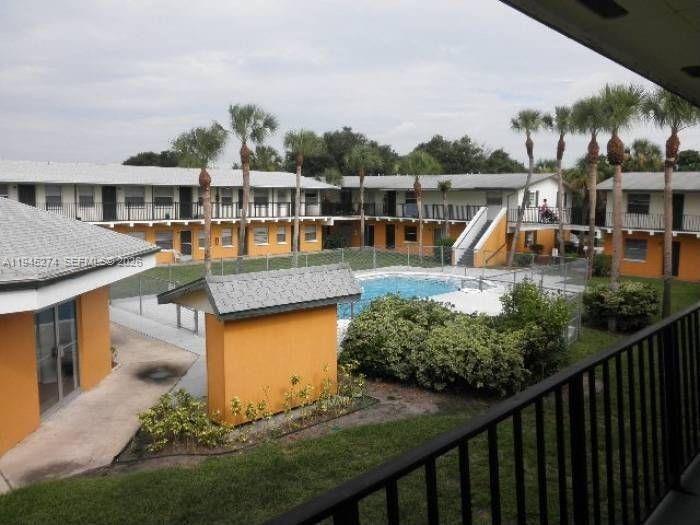 Foto del edificio - 1713 Dixon Blvd