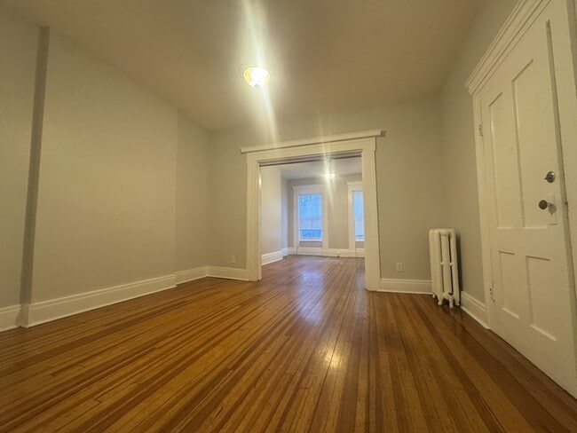 Building Photo - 33 Elm St