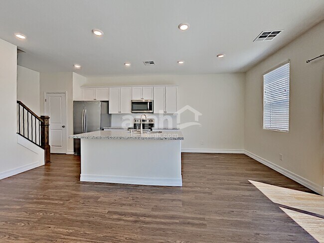 Foto del edificio - 9875 S Eastern Ave