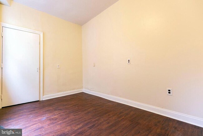 Foto del edificio - 5147 Hazel Ave