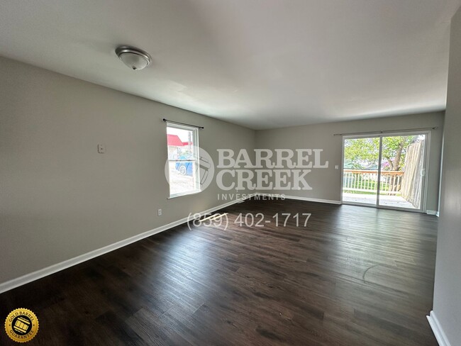 Building Photo - 2-Bed 1.5-Bath Townhome