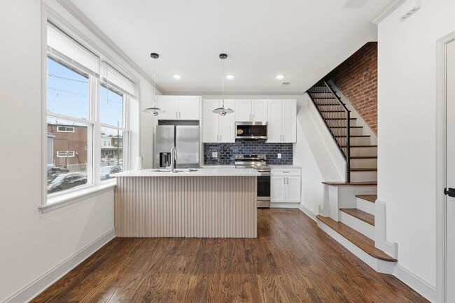 Building Photo - 4695 N 16th St