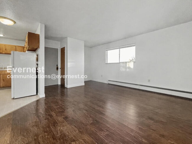 Foto del edificio - 1305 Burton Ct