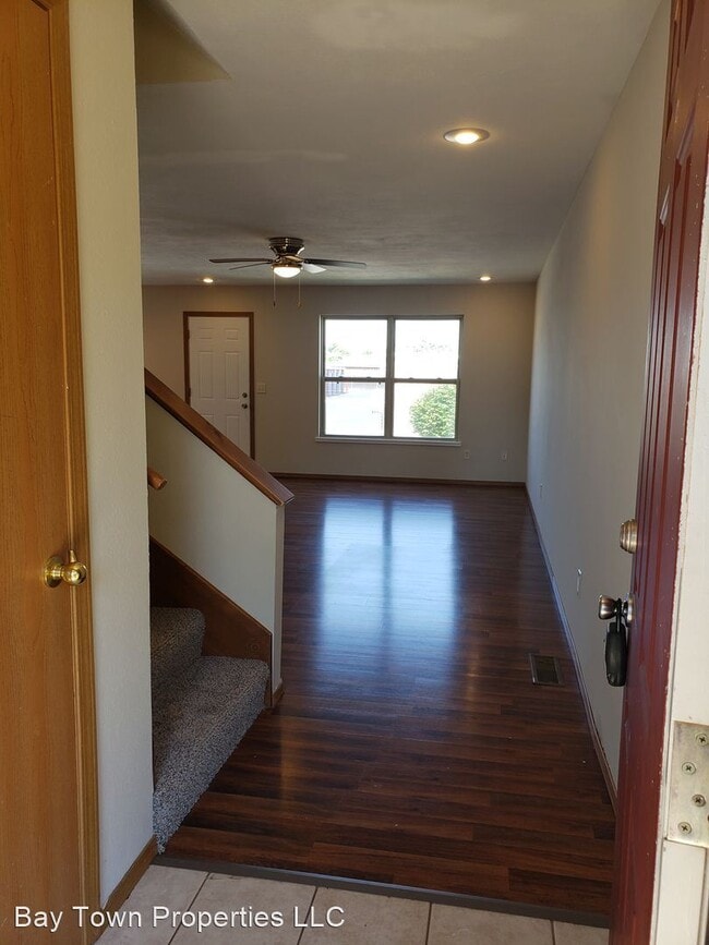 Building Photo - 3 br, 2 bath House - 211 Village Ct