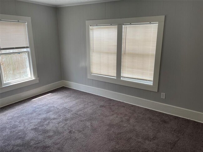 Foto del edificio - 6913 Avenue L