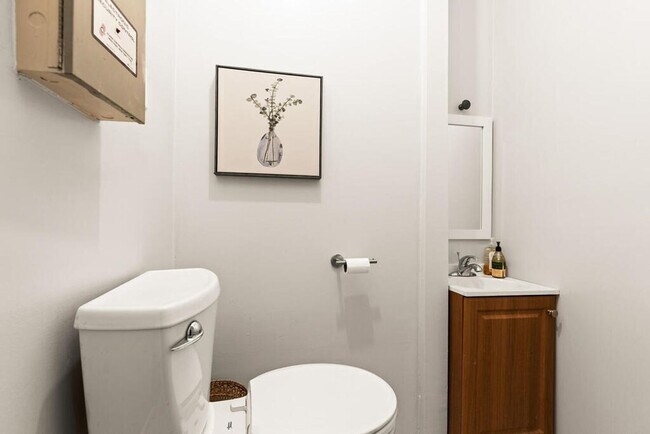 Foto del edificio - No Brokers Fee. Central Allston Location. ...