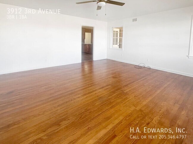Foto del edificio - 3912 3rd E Ave